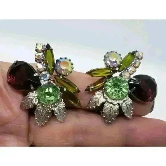 Vintage Earrings Huge Faceted Rhinestones Clip On Metal Leaves 1960s - Picture 3 of 14